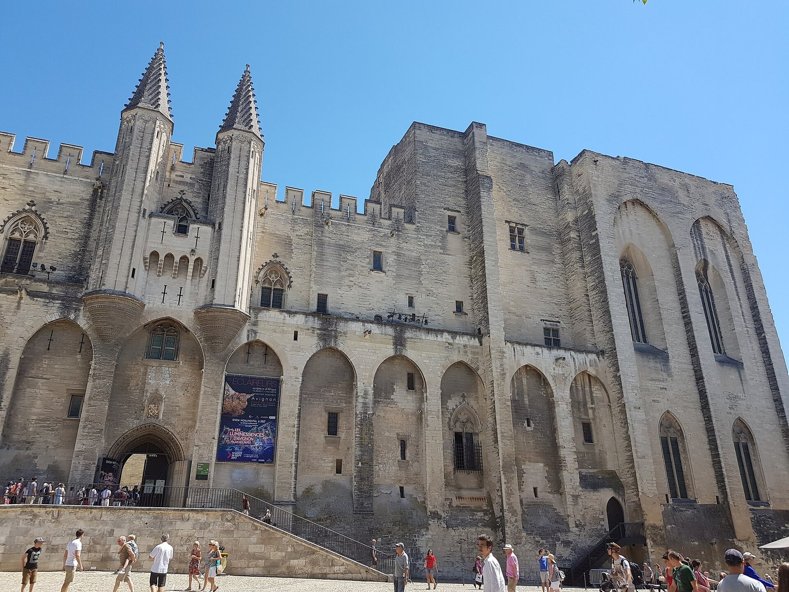 Palais des Papes a Avignon — landmark Marathon Avignon